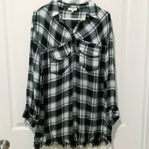 Umgee's 1XL Black and White Plaid Top